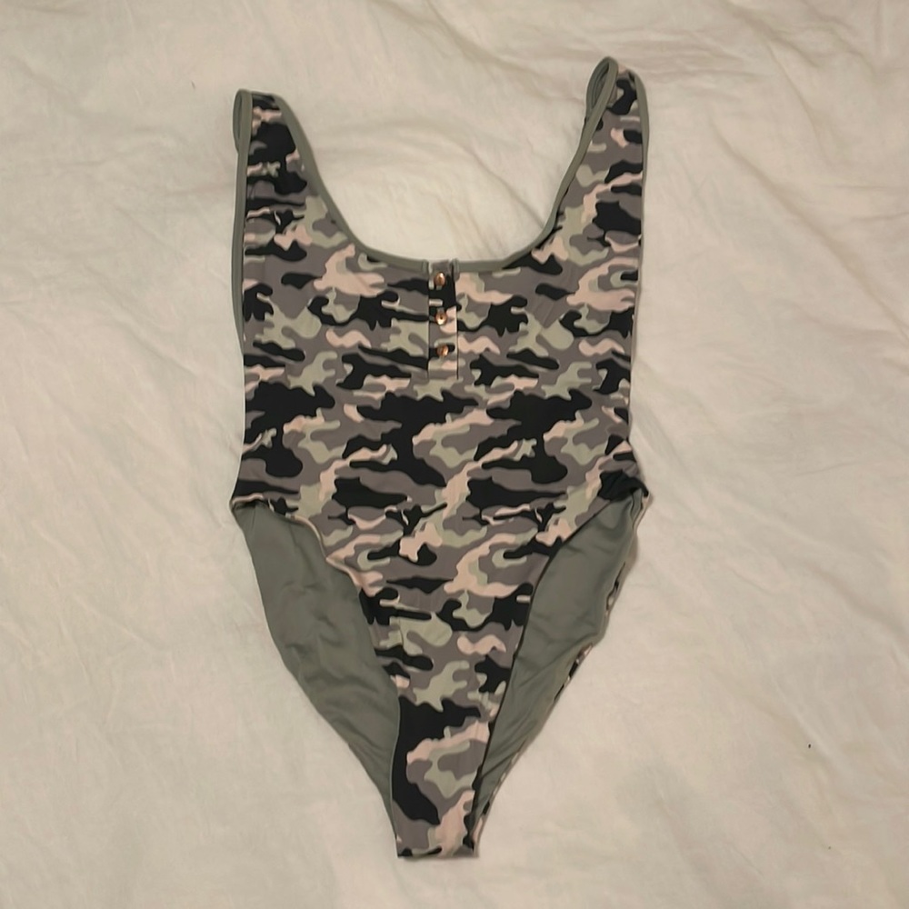 Frankie’s bikinis daphne camo swimsuit m